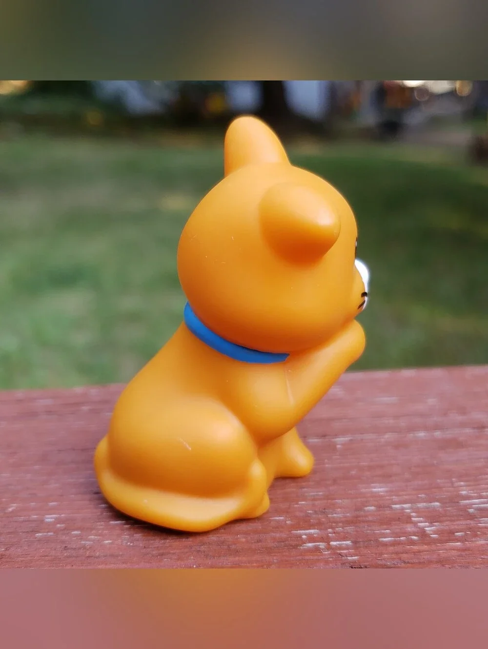 2015 Mattel Fisher-Price Little People Orange Cat With Paw Up